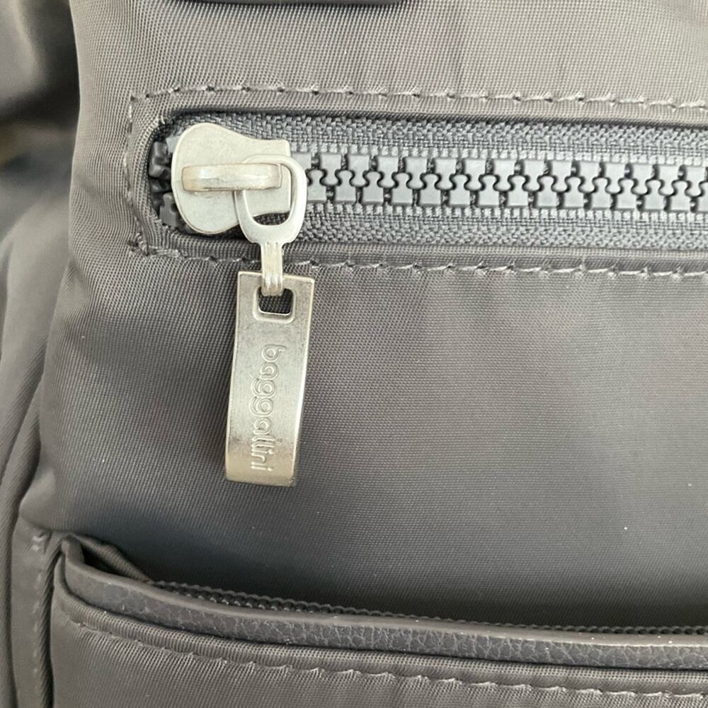 Baggallini Soho Unisex Laptop Gray Backpack - Picture 10 of 11